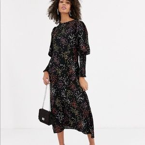 Long sleeve midi dress/ contrast black polka dot